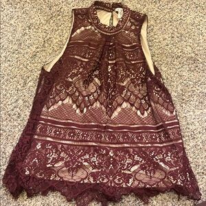 Elegant Lace Sleeveless Top - Burgundy